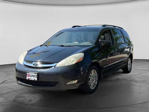 Used 2008 Toyota Sienna XLE FWD image 4