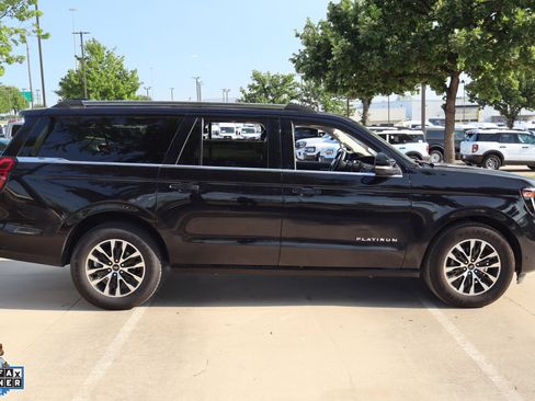 Used 2025 Ford Expedition Max Platinum AWD/4WD image 2
