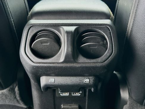 Used 2021 Jeep Wrangler Unlimited Sahara AWD/4WD image 18
