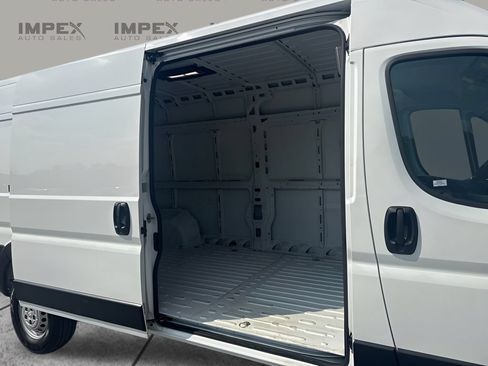 Used 2025 RAM ProMaster 2500 w/ Convenience Group FWD image 25