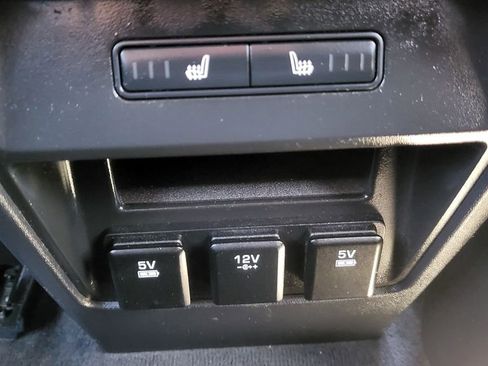 Used 2018 Land Rover Discovery Sport HSE image 27