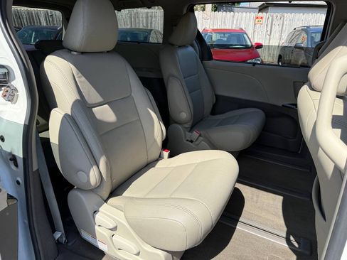 Used 2017 Toyota Sienna XLE AWD Van 3.5L 6-Cyl w/ XLE Navigation Package image 37