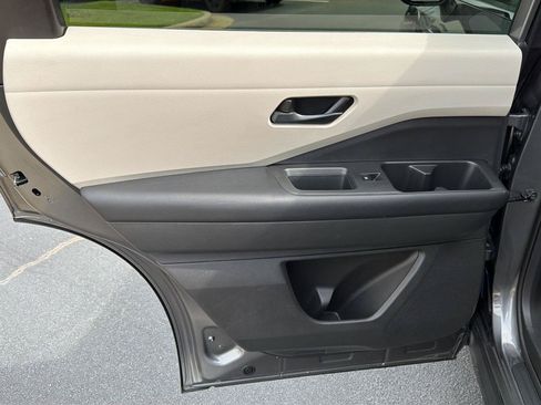 Used 2024 Nissan Pathfinder SV FWD image 18
