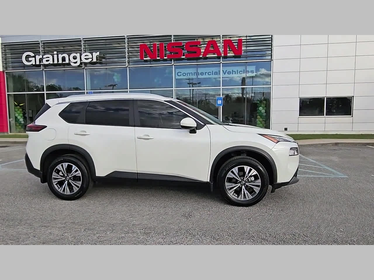 Used 2023 Nissan Rogue SV w/ SV Premium B Package FWD image 38