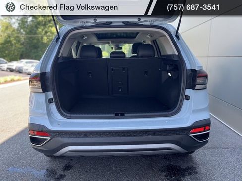 New 2025 Volkswagen Taos SE image 19
