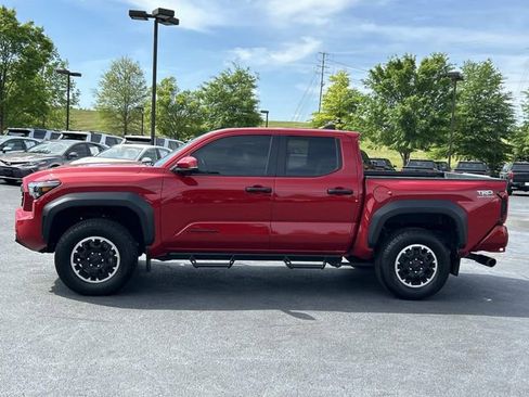 Used 2024 Toyota Tacoma TRD Off-Road image 7