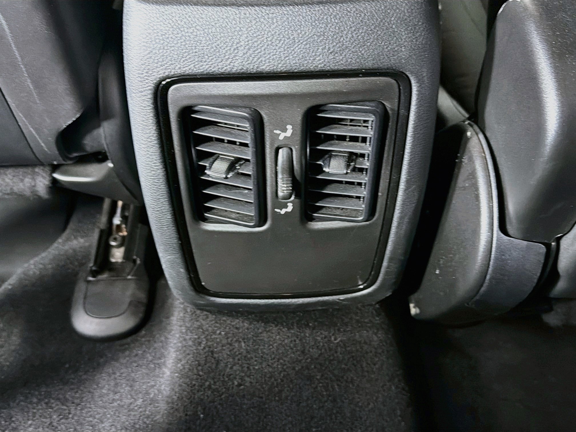 Used 2025 Dodge Durango GT RWD image 28