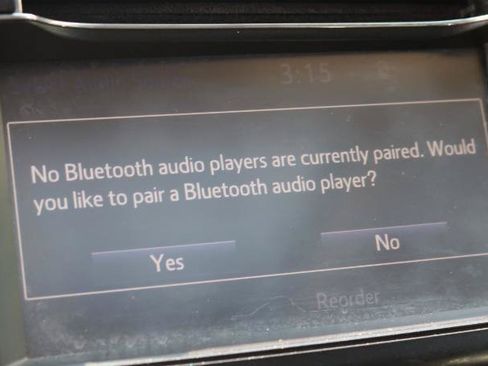Used 2018 Toyota RAV4 XLE FWD image 14