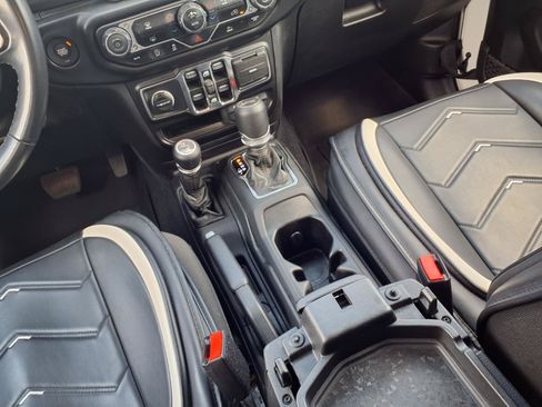 Used 2021 Jeep Wrangler Unlimited Sport AWD/4WD image 9