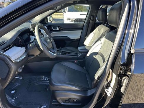 Certified 2023 Jeep Compass Limited w/ Sun and Sound Group image 15