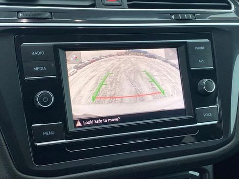 Used 2024 Volkswagen Tiguan S image 10