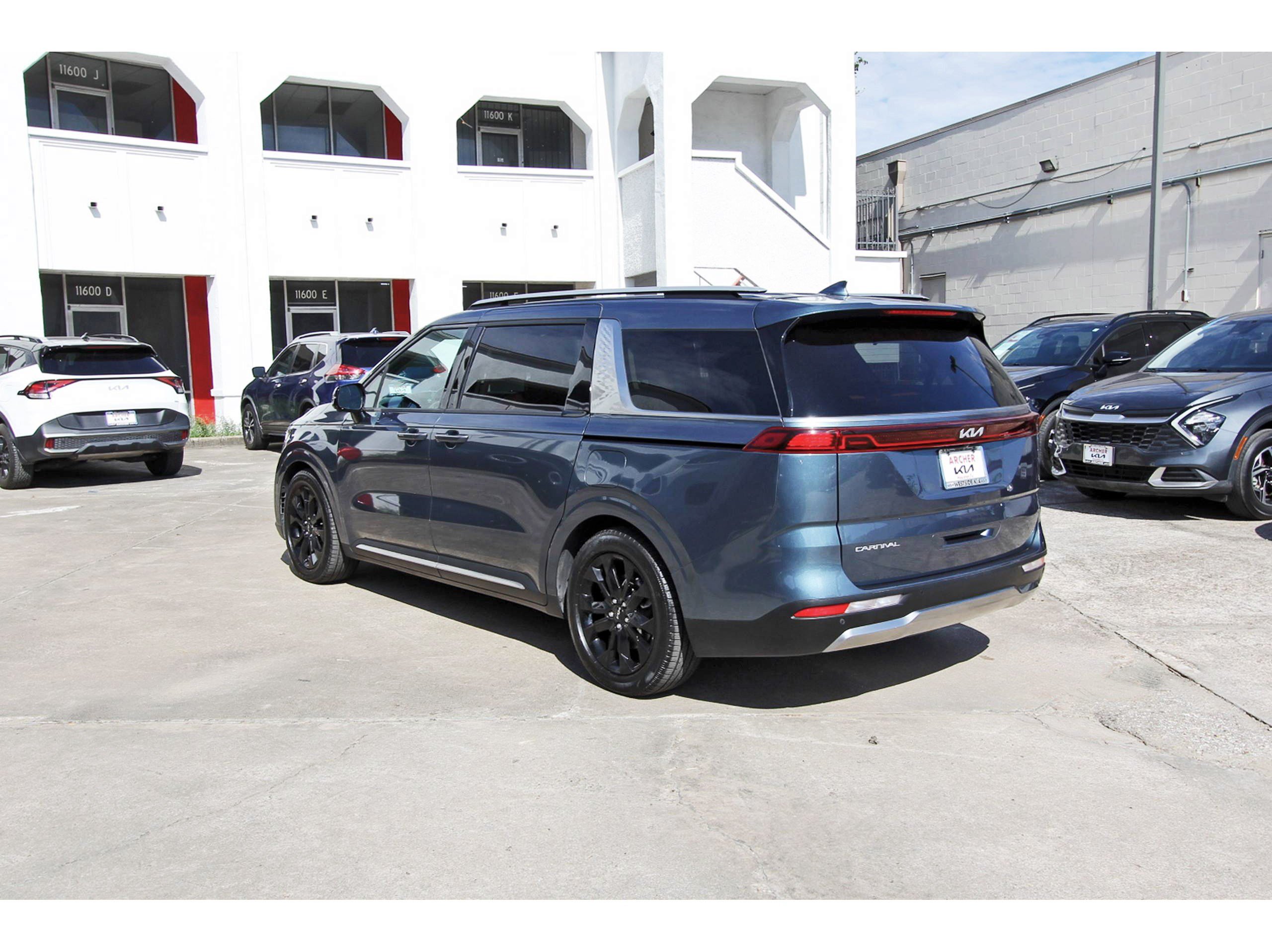 Certified 2024 Kia Carnival SX Prestige FWD image 5