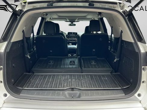 Used 2022 Nissan Pathfinder Platinum w/ Cargo Package FWD image 9
