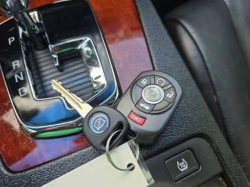 Used 2007 Cadillac STS w/ Preferred Equipment Group RWD image 34