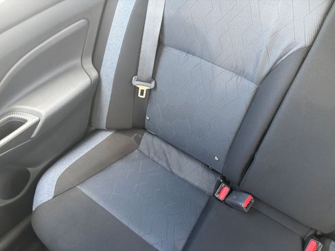 Used 2025 Nissan Versa SV FWD image 37