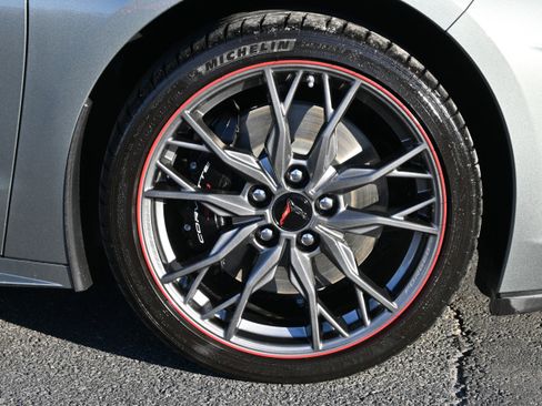 Used 2024 Chevrolet Corvette Stingray Premium Conv w/ Z51 Performance Package image 15