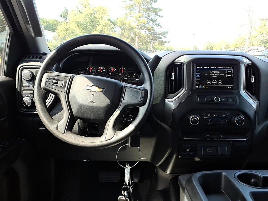 Used 2019 Chevrolet Silverado 1500 Custom w/ Custom Convenience Package AWD/4WD image 14