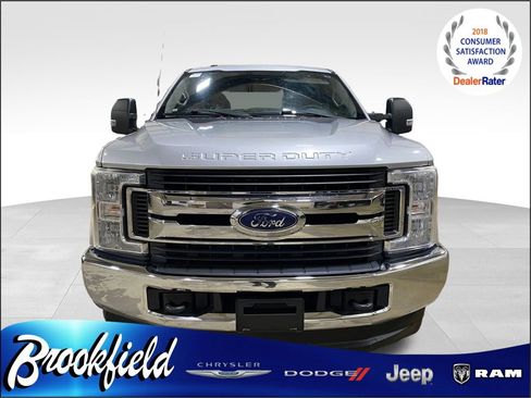Used 2017 Ford F250 XLT AWD/4WD image 2