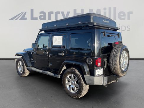 Used 2016 Jeep Wrangler Unlimited Sahara w/ Connectivity Group AWD/4WD image 3