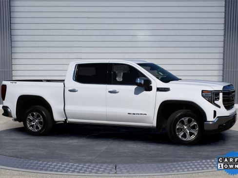 Used 2025 GMC Sierra 1500 SLT image 4