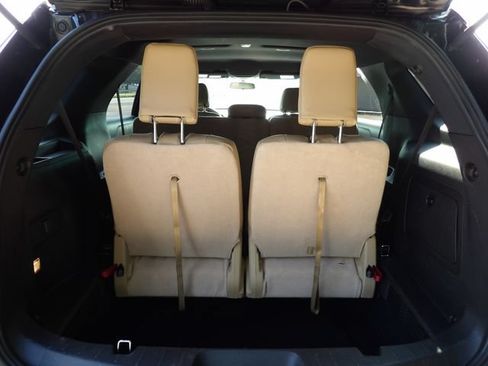 Used 2016 Ford Explorer FWD image 9
