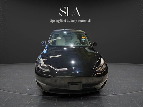 Used 2023 Tesla Model Y Long Range AWD/4WD image 3