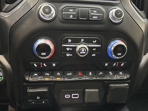 Used 2020 GMC Sierra 1500 Denali w/ Denali Ultimate Package AWD/4WD image 33