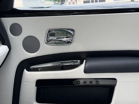 Used 2018 Rolls-Royce Ghost RWD image 30