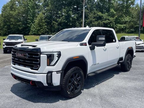 Used 2024 GMC Sierra 2500 AT4 w/ AT4 Premium Plus Package AWD/4WD image 5