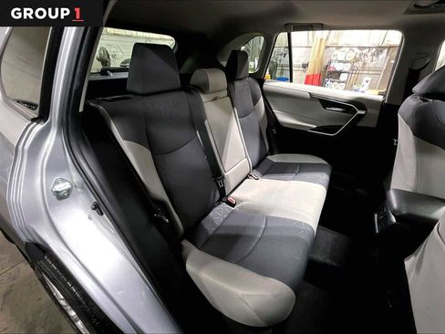 Used 2020 Toyota RAV4 XLE w/ Convenience Package image 20