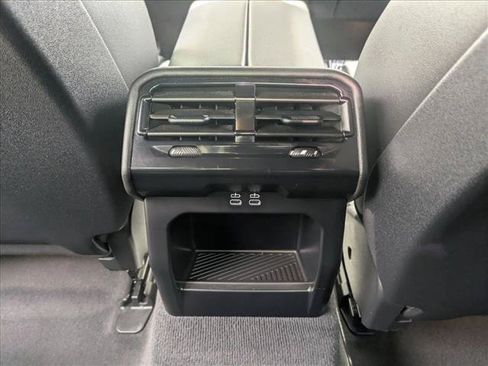 Used 2024 BMW 530i w/ Convenience Package RWD image 14
