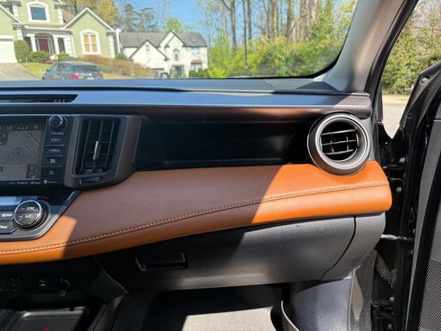 Used 2017 Toyota RAV4 Limited image 56