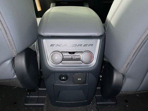 New 2026 Ford Explorer Active w/ Active Comfort Package RWD image 18