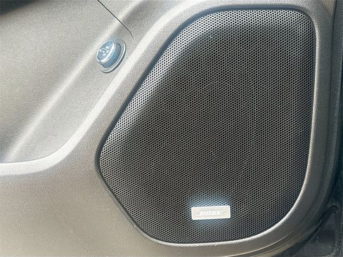 Used 2022 GMC Acadia SLT image 19