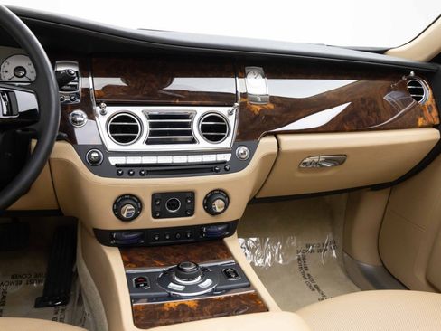 Used 2010 Rolls-Royce Ghost RWD image 14