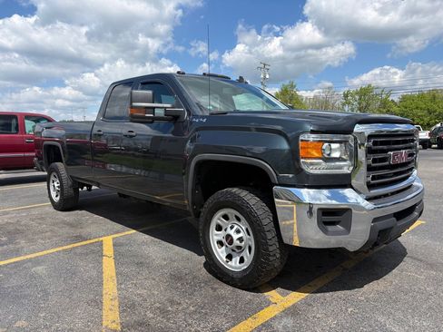Used 2017 GMC Sierra 2500 4x4 Double Cab w/ Sierra Convenience Package image 4