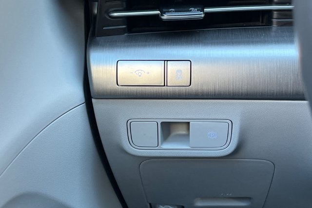 Certified 2024 Hyundai Kona SEL FWD image 34