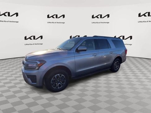 Used 2024 Ford Expedition Max XLT image 4