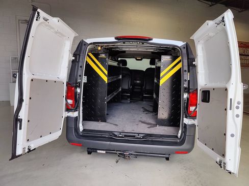 Used 2021 Mercedes-Benz Metris image 8