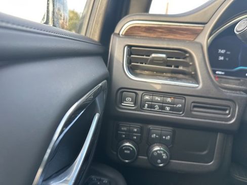 Used 2022 Chevrolet Suburban Z71 w/ Luxury Package image 10