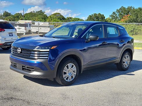 Used 2025 Nissan Kicks S image 2