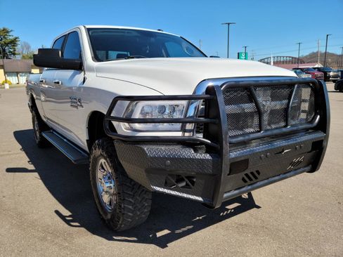 Used 2017 RAM 2500 SLT image 3