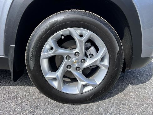 Used 2024 Chevrolet Trax LS w/ LS Convenience Package image 28