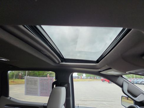 Used 2024 GMC Sierra 1500 SLT w/ SLT Premium Plus Package image 11