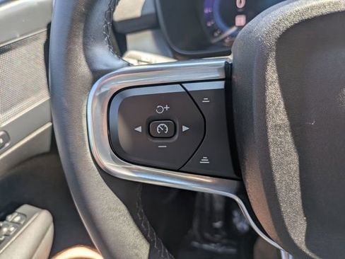 Used 2024 Volvo XC40 B5 Core image 22