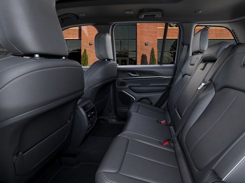 New 2026 Jeep Grand Cherokee Limited image 23