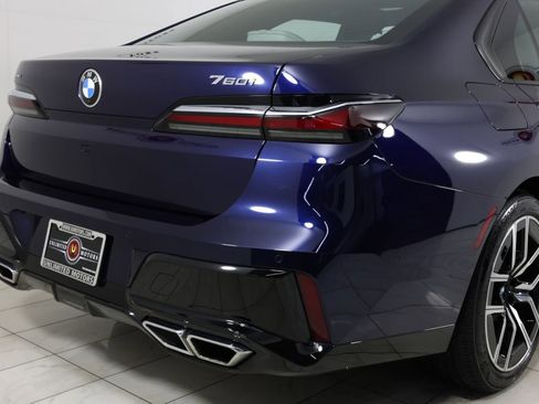 Used 2023 BMW 760i xDrive image 40