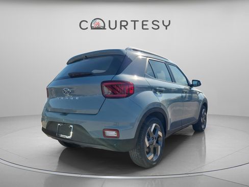 New 2026 Hyundai Venue SEL image 3