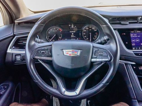 Certified 2023 Cadillac XT6 Luxury w/ LPO, Floor Liner Package FWD image 17