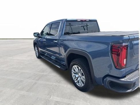 Used 2025 GMC Sierra 1500 Denali w/ Technology Package AWD/4WD image 3